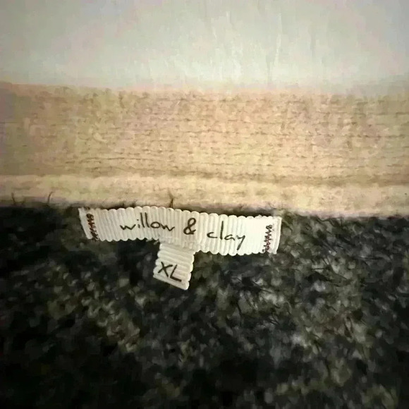 Super Soft Button Front Cardigan Animal Print XL - Picture 7 of 8